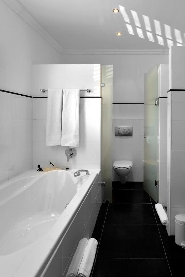 Plumwood Boutique Hotel By The Living Journey Collection Franschhoek Kültér fotó